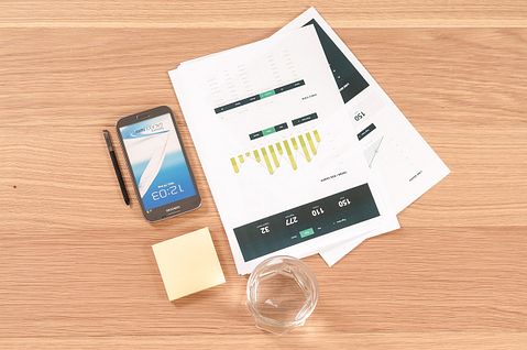 Easiest Smartphones To Use For Seniors and The Elderly 