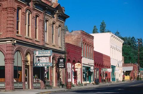 30 Best Small Towns to Retire Where $100K in Savings Will Last You the Longest