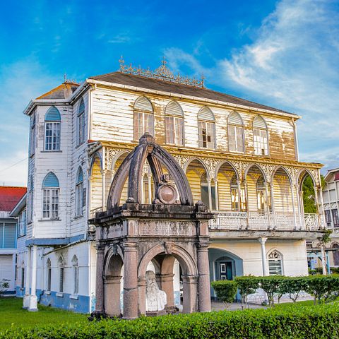 Anton_Ivanov/Shutterstock.cok 