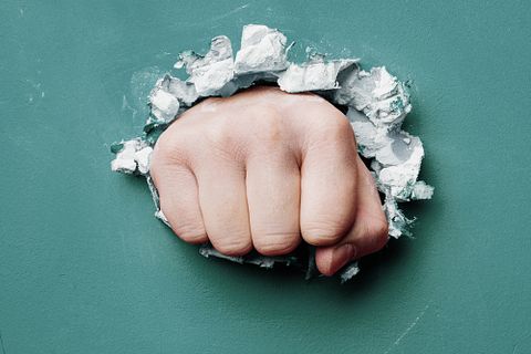 6 Easiest Ways To Break Your Finger, Hand or Wrist With Little Pain