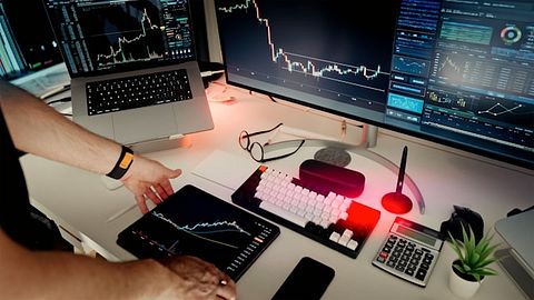 Veeva Systems Inc. (VEEV) Acquires Copli and Launches Veeva Falcon MLR