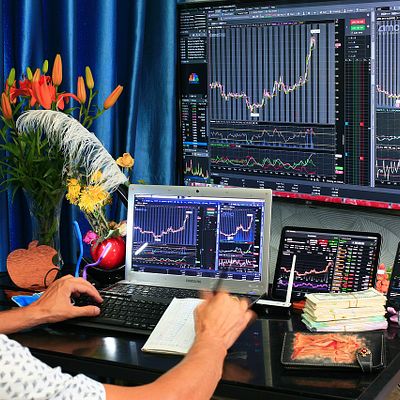 Hedge Fund and Insider Trading News: Bill Ackman, Ray Dalio, Warren Buffett, Schonfeld Strategic Advisors, Voss Capital, ExodusPoint Capital, Micron Technology Inc (MU), Dell Technologies Inc (DELL), and More