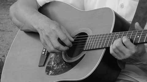 guitar-77317_1280