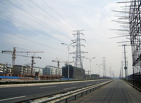 Here is Why EMCOR (EME) is Among the 10 Best Construction Stocks for Data Center Infrastructure