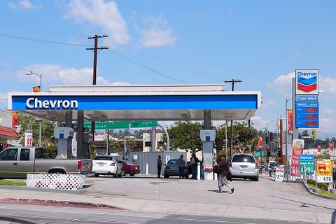 Chevron Corporation (NYSE:CVX), Gas Station, Oil, Fuel, Logo, Sign, Symbol, Cars