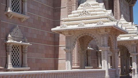 10 Biggest Hindu Temples in America