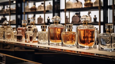 Top Selling Feminine Fragrances in France : 20 Popular Perfumes