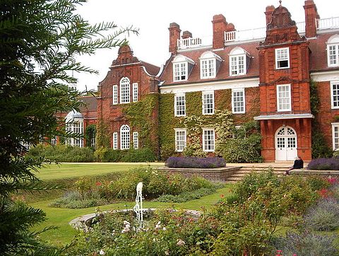 794px-Cambridge_Newnham