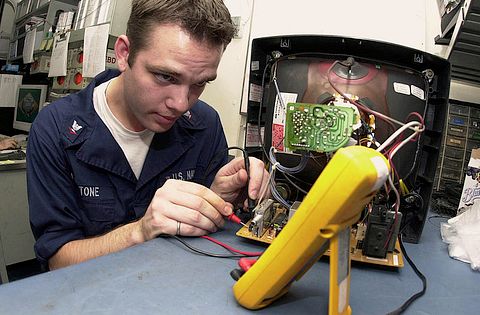 800px-US_Navy_031016-N-2143T-002_Interior_Communications_Electrician_3rd_Class_Jonathan_Livingstone_from_St._Louis,_Mo.,_takes_resistance_readings_on_wires 16 Highest Paying Jobs Without a Degree in 2015 