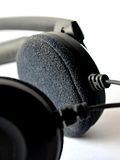 15 Best Noise Cancelling Headphones Under $100
