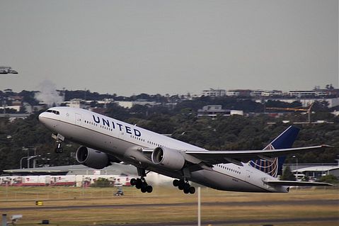 TD Cowen Reduces Its PT for United Airlines (UAL) to $128, Reiterates “Buy” Rating
