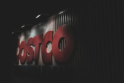 JPMorgan Bullish on Costco Wholesale (COST) Following Fiscal Q2 Results