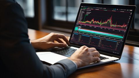 Mizuho Sees Oracle (ORCL) as Structural AI Winner, Raises Target to $300