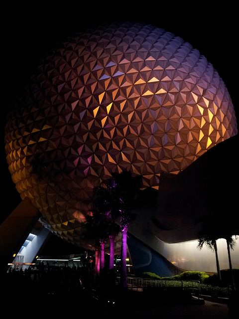 epcot-259392_1920