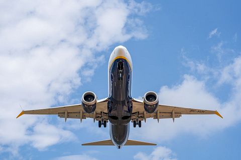 Jefferies Initiates on Grupo Aeroméxico (AERO) at Hold and Points to Premium Fares as Its Strongest Bull Case