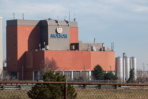 Piper Sandler Trims Molson Coors (TAP) PT Amid Ongoing Industry Challenges