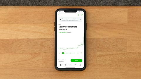 Robinhood Expands Desktop Trading Platform to UK, Shares Up Nearly 5%