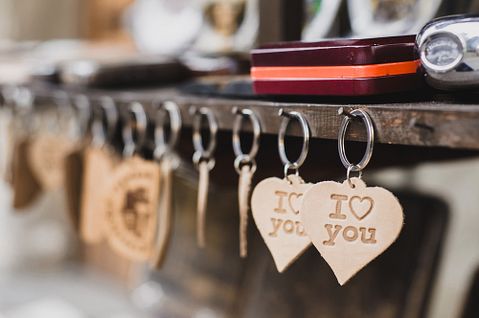 15 Best Japanese Souvenirs You Should Buy in Tokyo