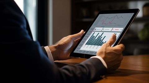 Goldman Sachs Downgrades AllianceBernstein Holding (AB) Stock to Neutral