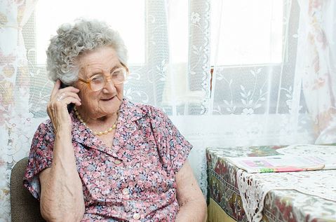7 Easy to Use Mobile Phones for the Elderly