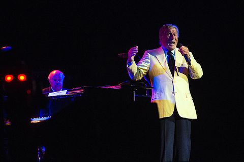music, bumbershoot, tony bennett, stage, festival, crooner, concert, mature, jazz, singer, man, singing, seattle
