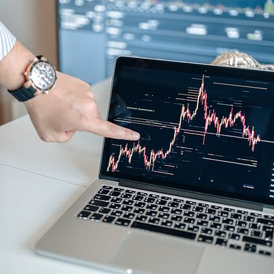 10 Best Falling Stocks to Invest In According to Analysts