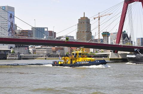 800px-Rotterdam_Port_Authotity_RPA_10_(02)