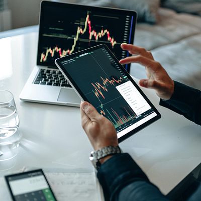 Hedge Fund and Insider Trading News: Scott Bessent, Ray Dalio, Warren Buffett, Bill Ackman, George Soros, Millennium Management, Citadel Investment Group, Point72 Asset Management, NVIDIA Corp (NVDA), Dell Technologies Inc (DELL), and More