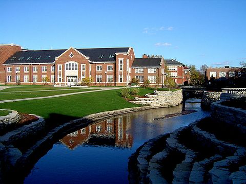 15 Best Places in Illinois For A Couple To Live On Only Social Security