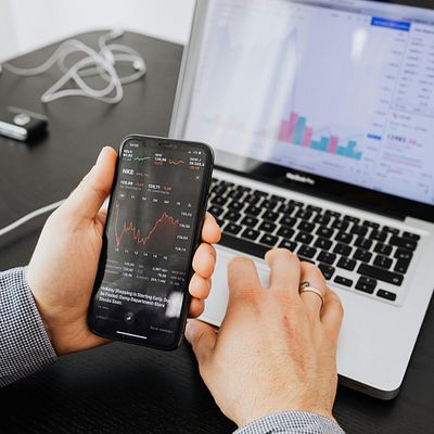 10 Stocks Outperforming Wall Street with Outsized Gains