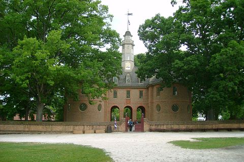 old-williamsburg-248355_1280