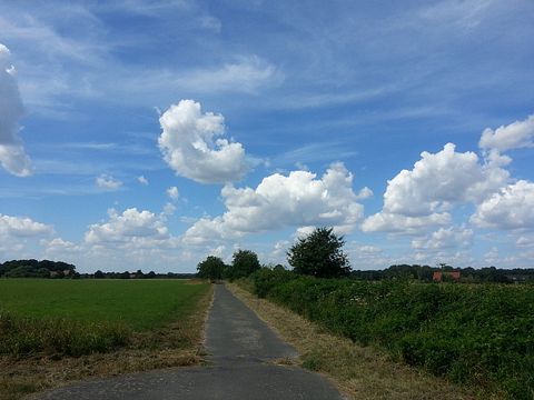 clouds-267699_1280
