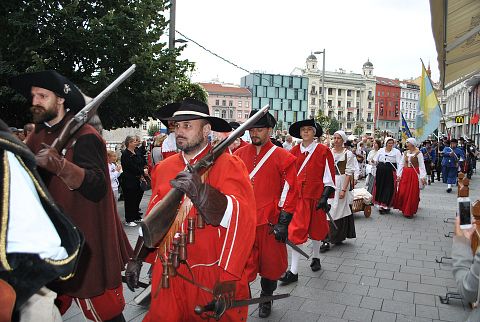 16 Countries with the Tallest and Shortest People in the World