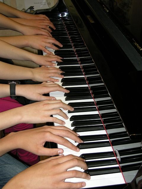 piano-286036_640