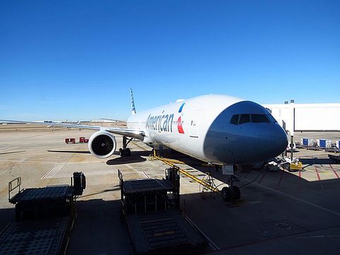 800px-N718AN_(8433795513)