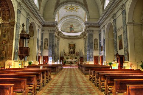 church-711474_1280 10 Wealthiest Pastors in The World 