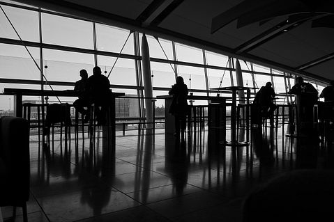 airport-775539_1280