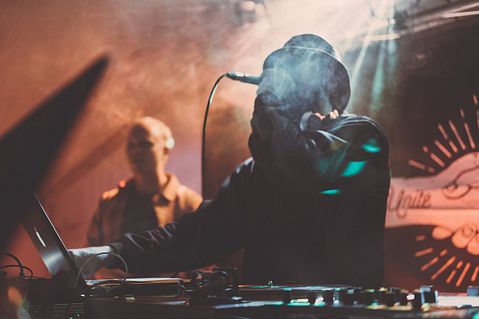 50 Best People To Follow on Snapchat and Their User Names