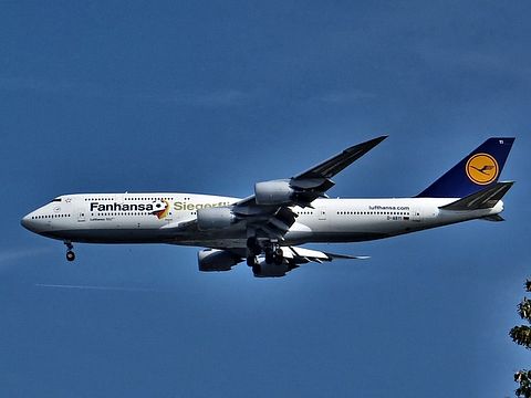 lufthansa plane 