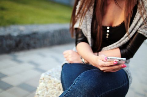 Most Compact Smartphones for People with Small Hands Alcatel OneTouch PopFit