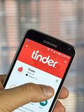 15 Funny Tinder Bios for Girls