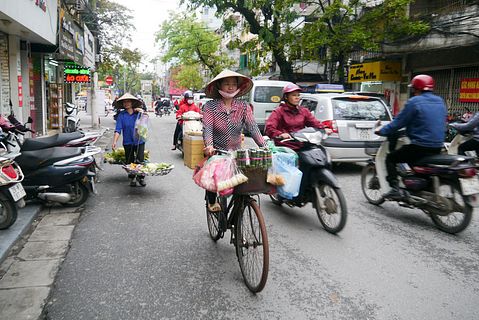  bicycle, busy street, cars, fast, hanoi, hat, motorbike, street vendor, vietnam, vietnamese