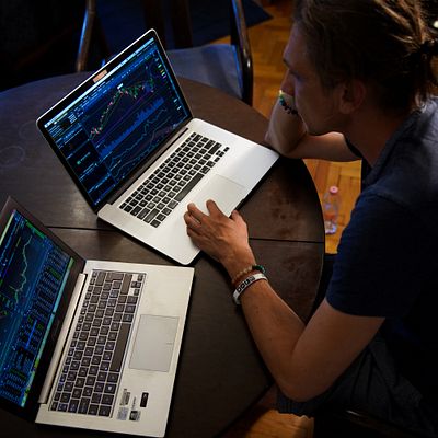 7 Mid-Cap Stocks With the Highest Gains in April