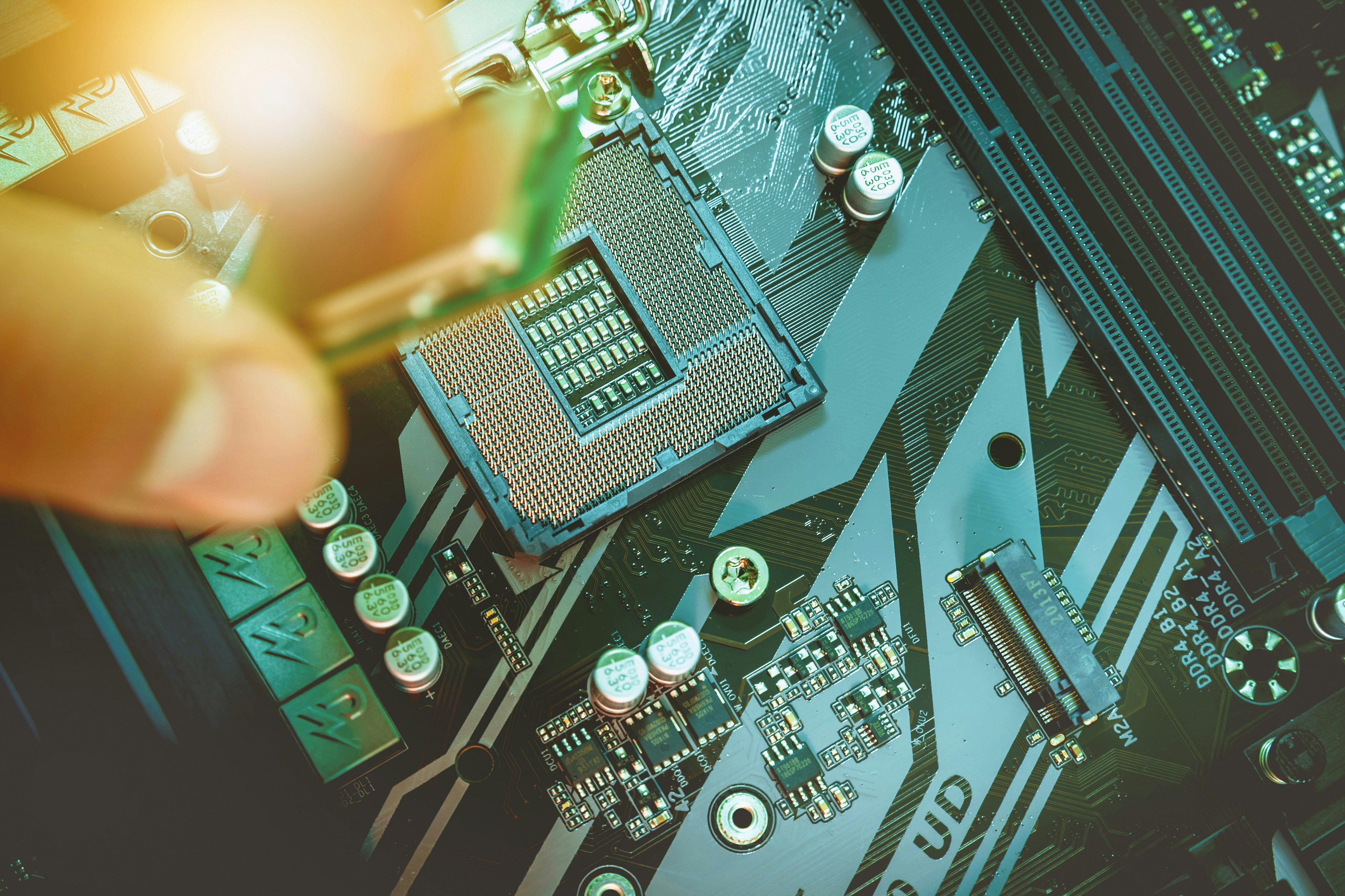 Is QUALCOMM Incorporated (QCOM) A Good Stock To Buy Now?