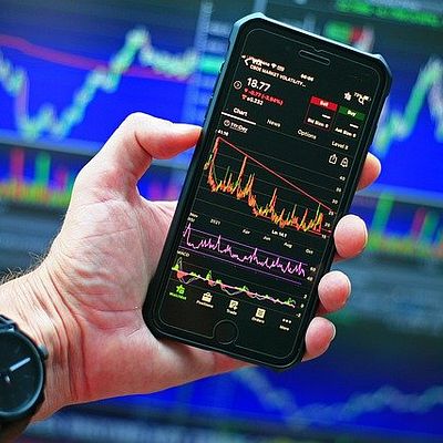 Hedge Fund and Insider Trading News: John Hempton, Steve Cohen, Ken Griffin, Warren Buffett, Balyasny Asset Management, AlphaCrest Capital Management, Stratus Properties Inc (STRS), Mission Produce Inc (AVO), and More