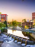 25 Best US Cities Where You Can Retire on $2500 a Month