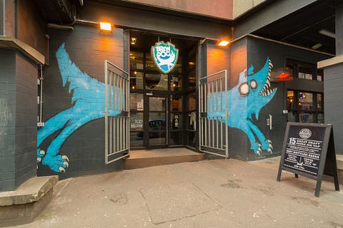 kay roxby/Shutterstock.com  