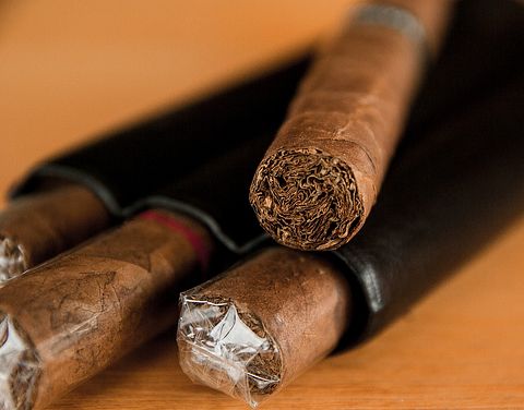  7 Best Online Cigar Stores to Shop in 2017
