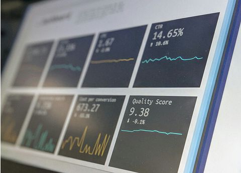 Analysts Offer Mixed Views on Oshkosh Corporation (OSK) Amid Q3 Earnings Beat and Guidance Cut