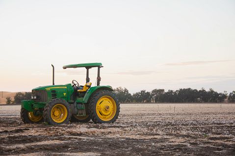 Deere (DE) Expands Digital Support with New DIY Service Platform